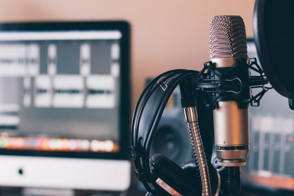 5 Best Podcast Music Tips: How To Choose The Right Tracks For Your Show