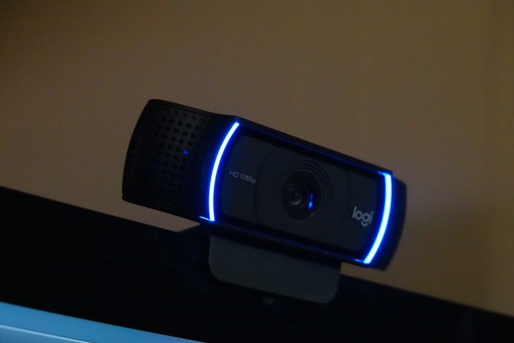 Making a Great Impression with the Best Monitor Webcams for Influencers