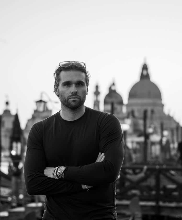 What 77 Professionals Say Should Change In 2026 68 The Creator Economy In Review 2025: What 77 Professionals Say Must Change In 2026