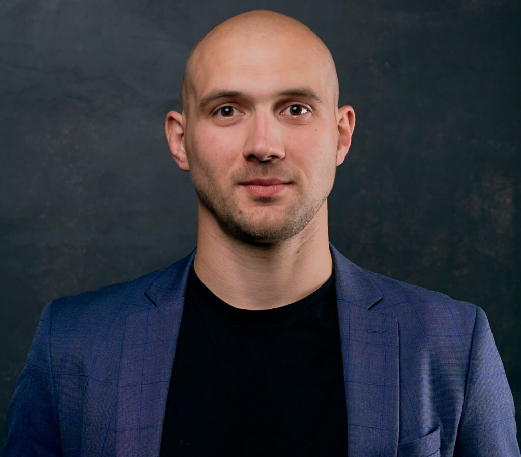 Make It Cool, Then Scale? 21 Experts on How Creator Tier Sequencing Really Works